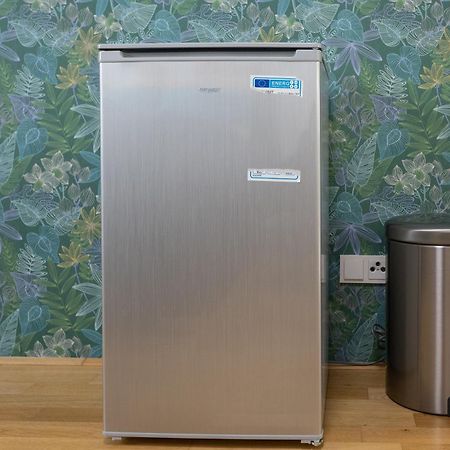Private Room With Ac- Microwave, Personal Fridge & Metro Access - 7 Min To Center Wien Exterior foto