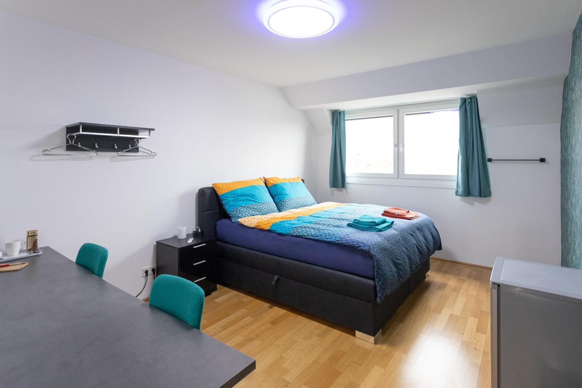 Private Room With Ac- Microwave, Personal Fridge & Metro Access - 7 Min To Center Wien Exterior foto